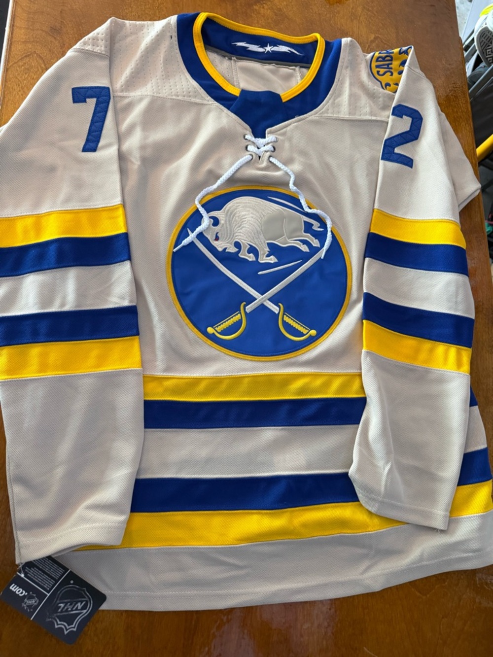 Tage Thompson Buffalo Sabres Hockey Jersey - size Large